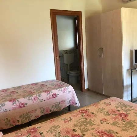 منزل ريفي Agriturismo Masseria I Risi سانت أوْفيمِيا لاميتْسْيا