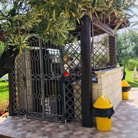 منزل ريفي Agriturismo Masseria I Risi *